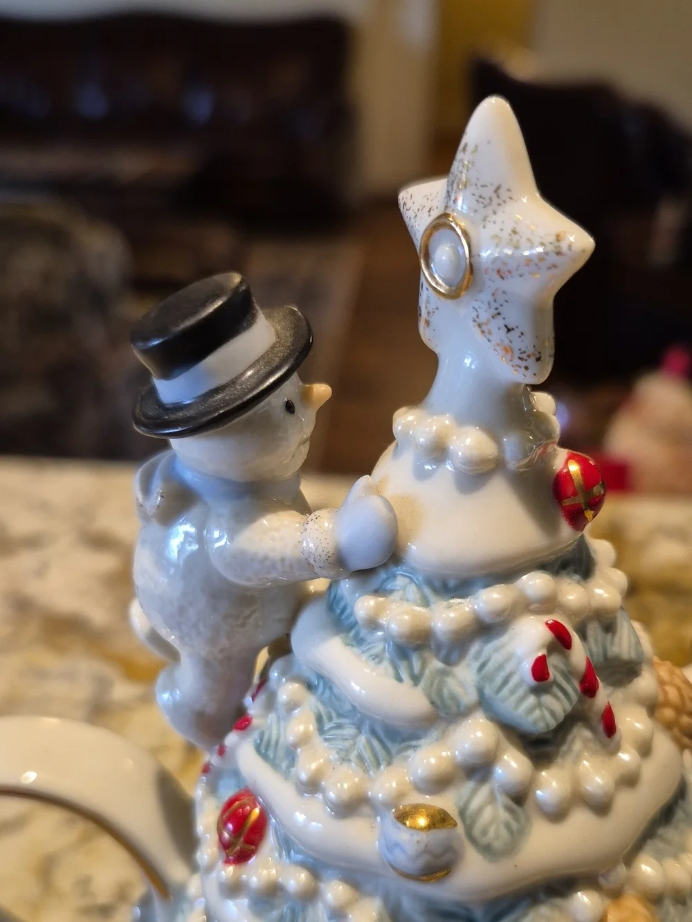 Lenox Christmas Tree With Snowmen Tea Pot. Vintage Piece.(#3030E)